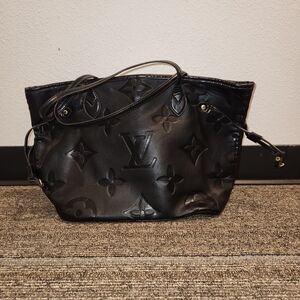 "Louis Vuitton" Black Monogram Tote